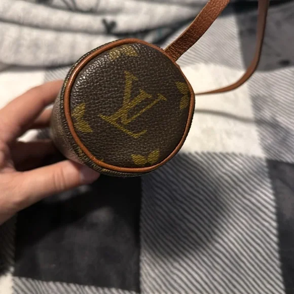 Authentic Louis Vuitton monogram Papillion 30 with pouch - Picture 8 of 16